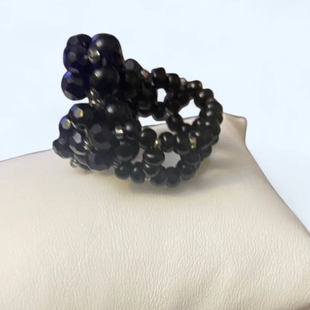 Elegant Black Women's Beaded Ring Size 8